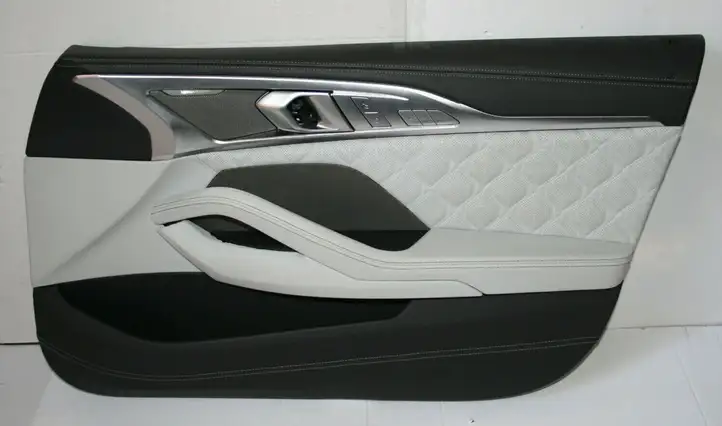 BMW M8 F93 Gran Coupe (2019 - ) Обшивка передней двери — фото 1
