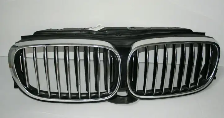 BMW 7 G11 G12 (2015 - 2022) Верхняя решетка радиатора — фото 1