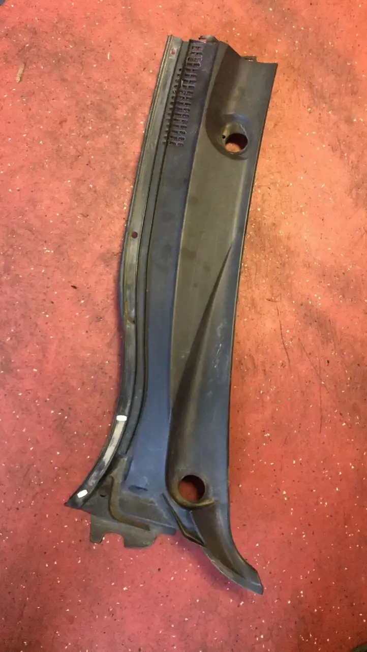 Toyota Avensis T250 (2003 - 2006) 5578205030 Жабо стеклоочистителей — фото 1