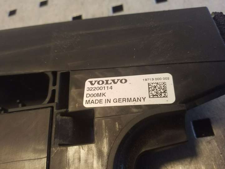 Volvo XC90 (2019 - )  32200114 Узел подключения плюсовых проводов