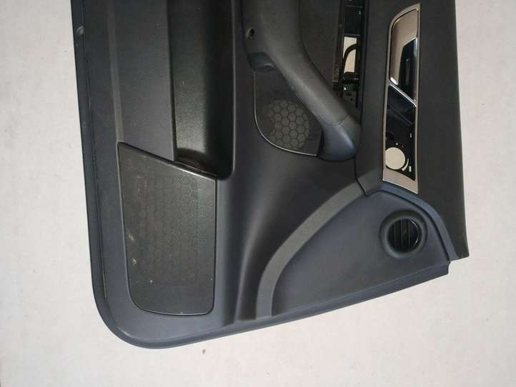 Audi A6 (2004 - 2008)  4F1867105 Обшивка передней двери