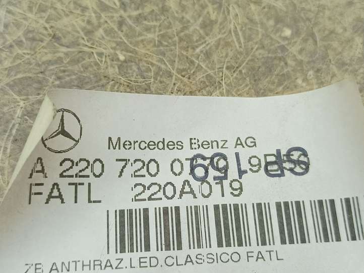 Mercedes-Benz S W220 (1998 - 2006)  A2207200870 Обшивка передней двери