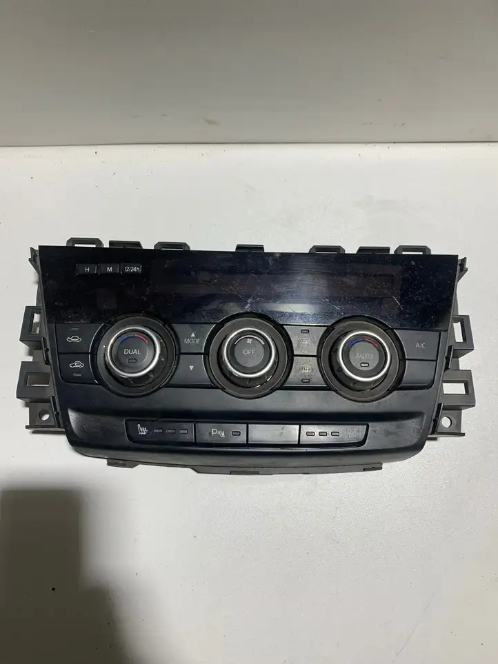 Mazda 6 (2012 - 2015) gjj461190c Модуль управления кондиционером — фото 1