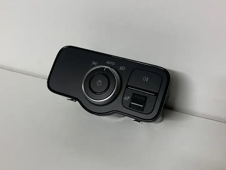 Mercedes-Benz Sprinter W907 W910 (2018 - ) A9079053702 Включатель фонарей — фото 1