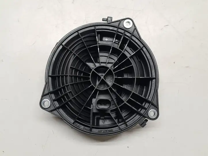 Volkswagen Polo V 6R (2009 - 2015) 6R6827469 Ручка багажной двери — фото 4