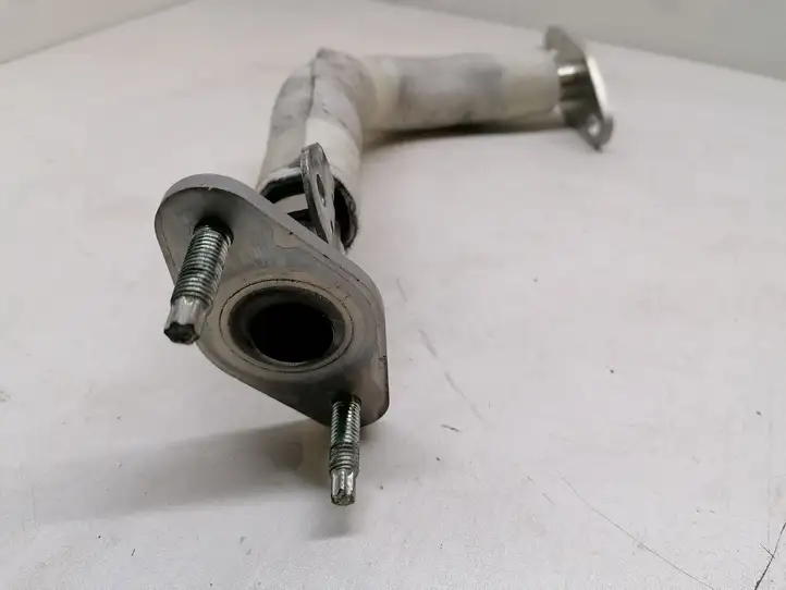 Toyota Yaris (2014 - 2019) Трубка EGR — фото 2