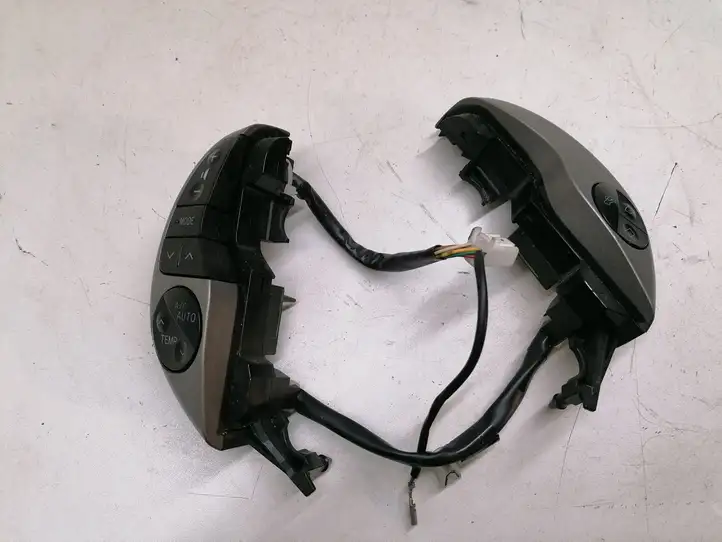 Toyota Prius (XW20) (2003 - 2009) F70CV164 Кнопки на рулевом колесе — фото 6