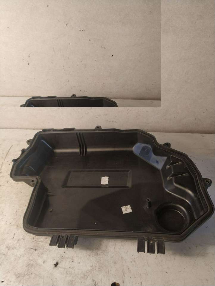Audi A6 (2004 - 2008)  4F2907613 Крышка ящика предохранителей