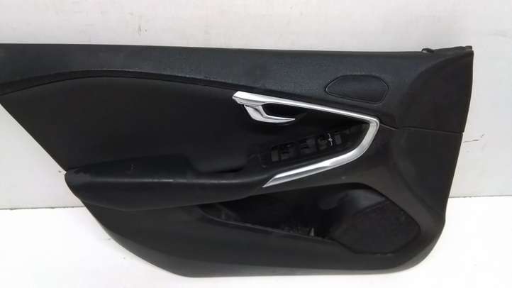 Volvo V40 (2012 - 2016)  39815388 Обшивка передней двери