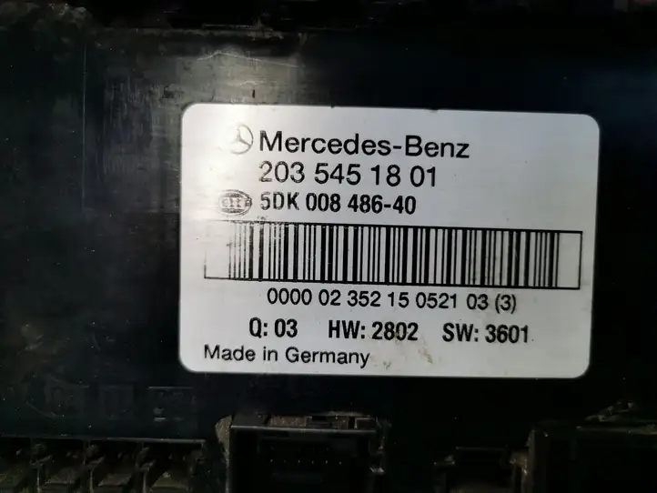 Mercedes-Benz C W203 (2000 - 2007) 2035451801 Блок предохранителей — фото 4