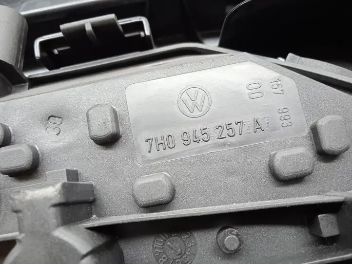 Volkswagen Transporter - Caravelle T5 (2003 - 2009) 7H0945257A Задний фонарь в кузове — фото 3