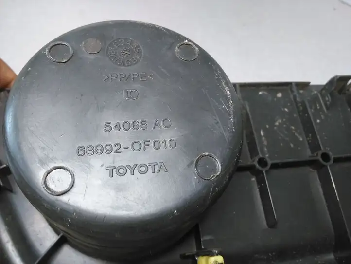 Toyota Corolla Verso AR10 (2004 - 2009) 669920F010 Задний подстаканник — фото 5
