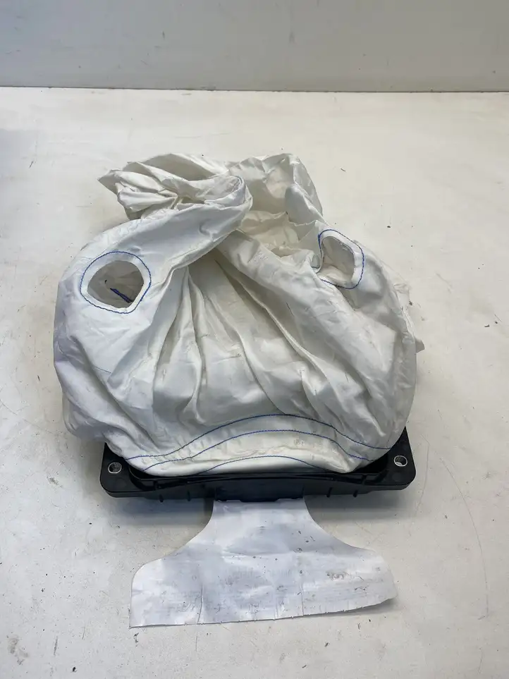 Volkswagen Golf VII (2013 - 2019) 8V0880204E Подушка безопасности пассажира — фото 1