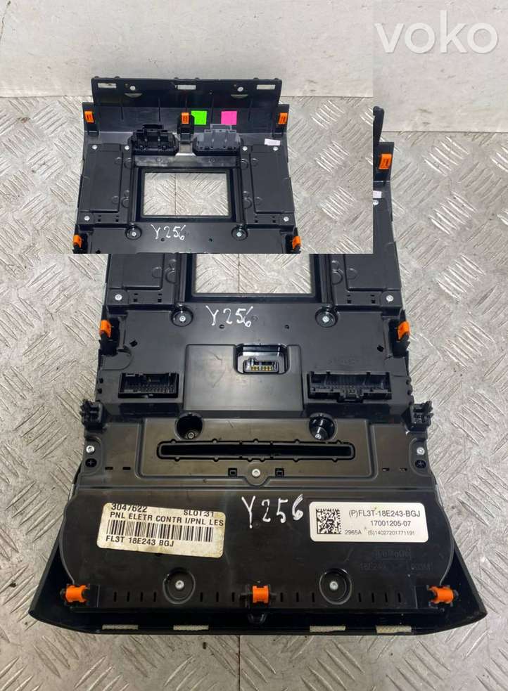 Ford F-Series (2014 - 2018)  FL3T18E243BGJ Радио/ проигрыватель CD/DVD / навигация