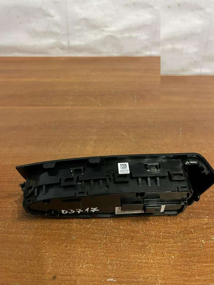 Mercedes-Benz C W205 (2014 - 2021)  A2059057211 Передний комплект электрического механизма для подъема окна