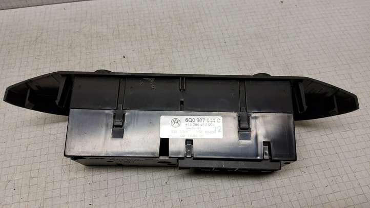 Volkswagen Polo (2005 - 2009)  6Q0907044C Блок управления кондиционера воздуха / климата/ печки (в салоне)
