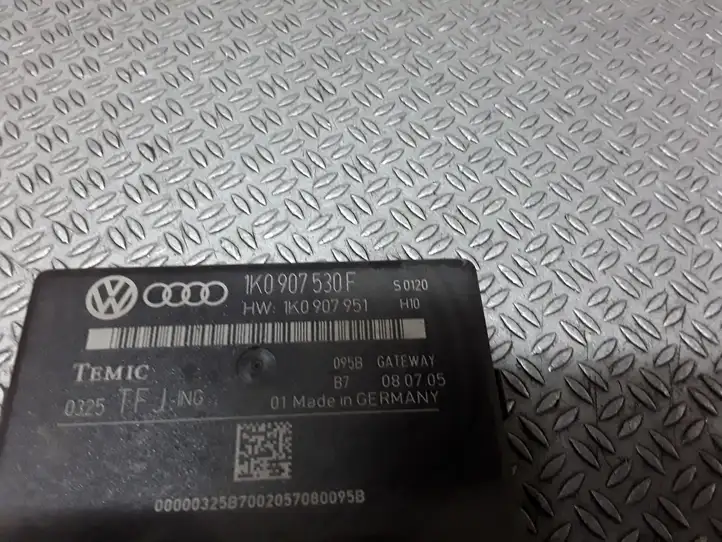 Volkswagen Touran I (2003 - 2010) 1K0907530F Модуль Gateway — фото 2