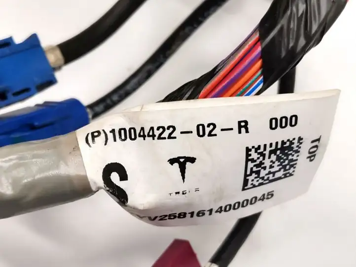 Tesla Model S (2016 - 2021) 1004422-02-R Прочая электропроводка — фото 4