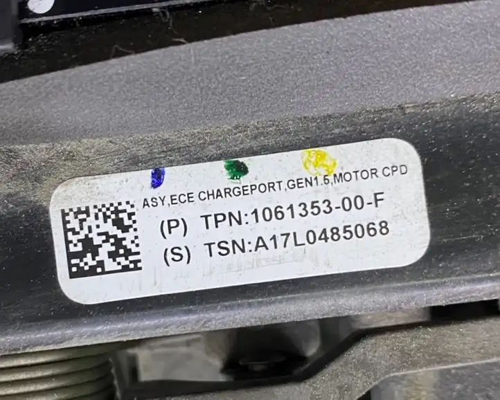 Tesla Model X (2015 - 2021) 106126900C Зарядный разъем электромобиля — фото 5