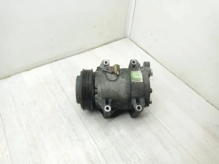 Volvo V70 (2004 - 2007) 8708581 Компрессор (насос) кондиционера воздуха — фото 1