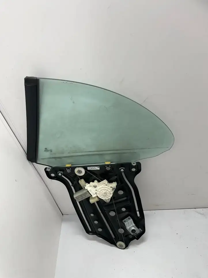 BMW 6 F12 F13 (2010 - 2018) 7303788 Заднее боковое стекло — фото 2