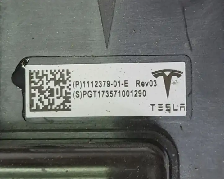 Tesla Model X (2015 - 2021) 111237901E Клеммный узел плюсовых проводов — фото 7