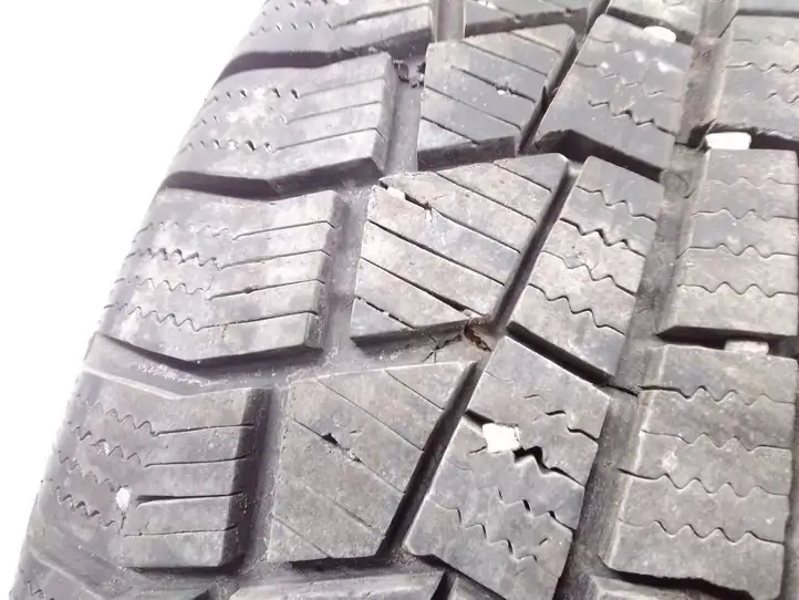 Ford Focus Grand C-MAX (2010 - 2019) 21555R16 Зимняя шина R16 — фото 10