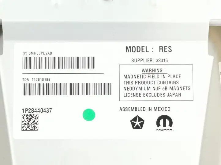 Chrysler Pacifica (2016 - ) 5MH00PD2AB Прочие детали салона — фото 4