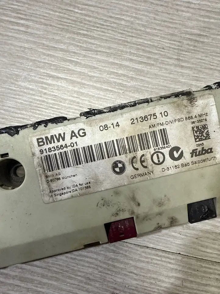 BMW 5 E60 E61 (2004 - 2010) 9183564 Усилитель антенны — фото 8