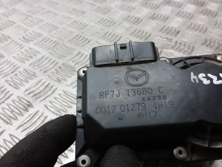 Mazda 5 (2005 - 2010) RF7J136B0C Дроссельная заслонка — фото 5