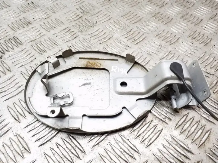 Mazda 3 I Крышка топливного бака — фото 3