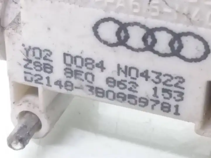 Audi A4 S4 B6 8E 8H (2000 - 2006) 8E0862153 Замок крышки топливного бака — фото 3