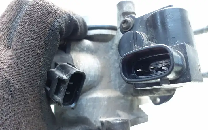 Toyota Yaris (1999 - 2003) 8945252011 Дроссельная заслонка — фото 6