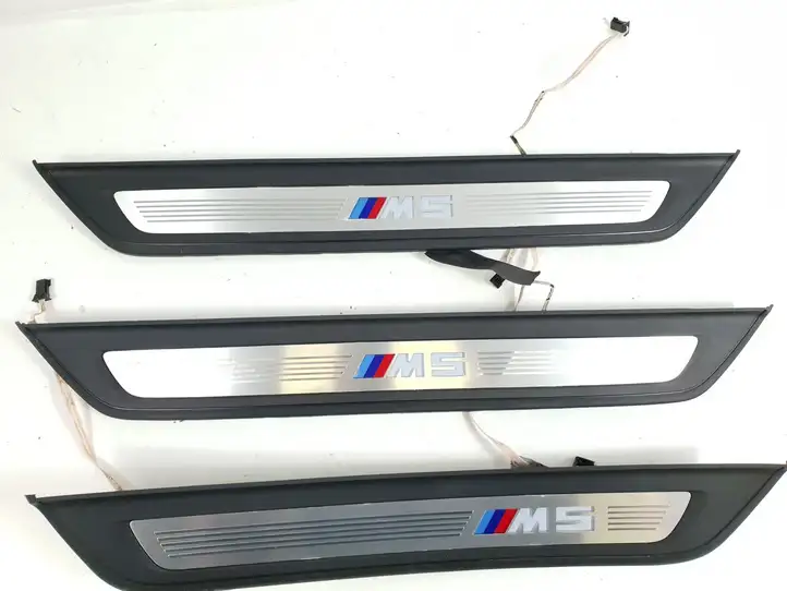 BMW M5 F90 (2017 - 2019) 51478061071 Внутренняя обшивка порога (комплект) — фото 10