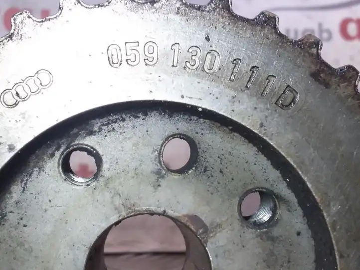 Audi A6 S6 C5 4B (1997 - 2001) 059130111D Шкив топливного насоса — фото 2
