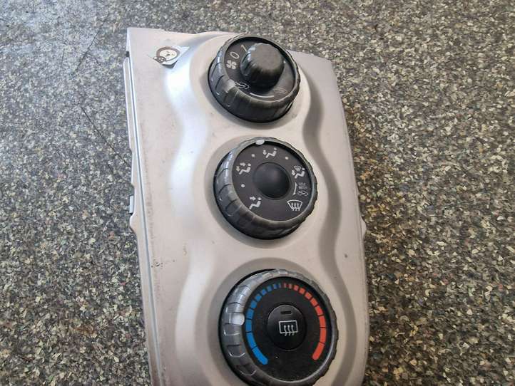 Toyota Yaris (2005 - 2009)   Блок управления кондиционера воздуха / климата/ печки (в салоне)