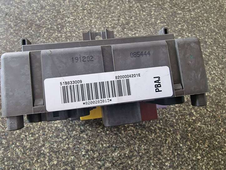 Renault Vel Satis (2002 - 2005)  8200004201E Блок предохранителей