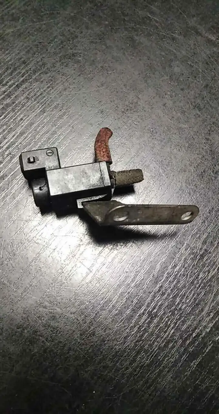 BMW X5 F15 (2013 - 2017) 70231800 Соленоид турбины — фото 1