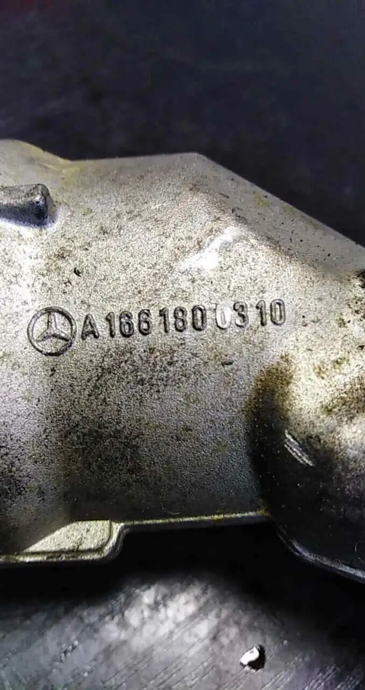 Mercedes-Benz A W168 (1997 - 2004) A1661800310 Кронштейн масляного фильтра — фото 4
