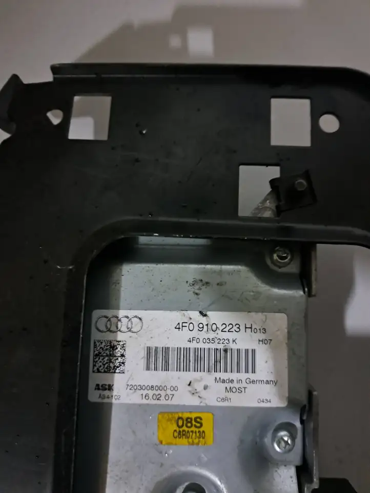 Audi A6 S6 C6 4F (2004 - 2008) 4F0910223H Усилитель звука — фото 2