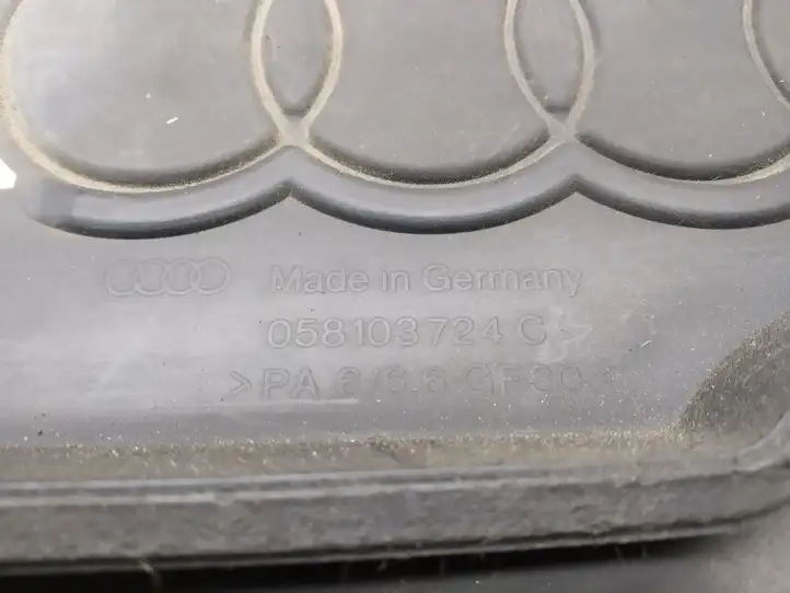 Audi A4 S4 B5 8D (1999 - 2001) 058103724C Крышка двигателя декоративная — фото 2