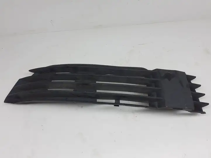 Volkswagen PASSAT B5.5 (2001 - 2005) 3B0853665H Нижняя решетка переднего бампера — фото 1