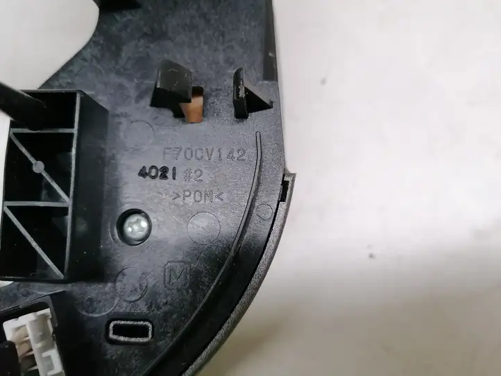Toyota Prius (XW20) (2003 - 2009) F70CV164 Кнопки на рулевом колесе — фото 3