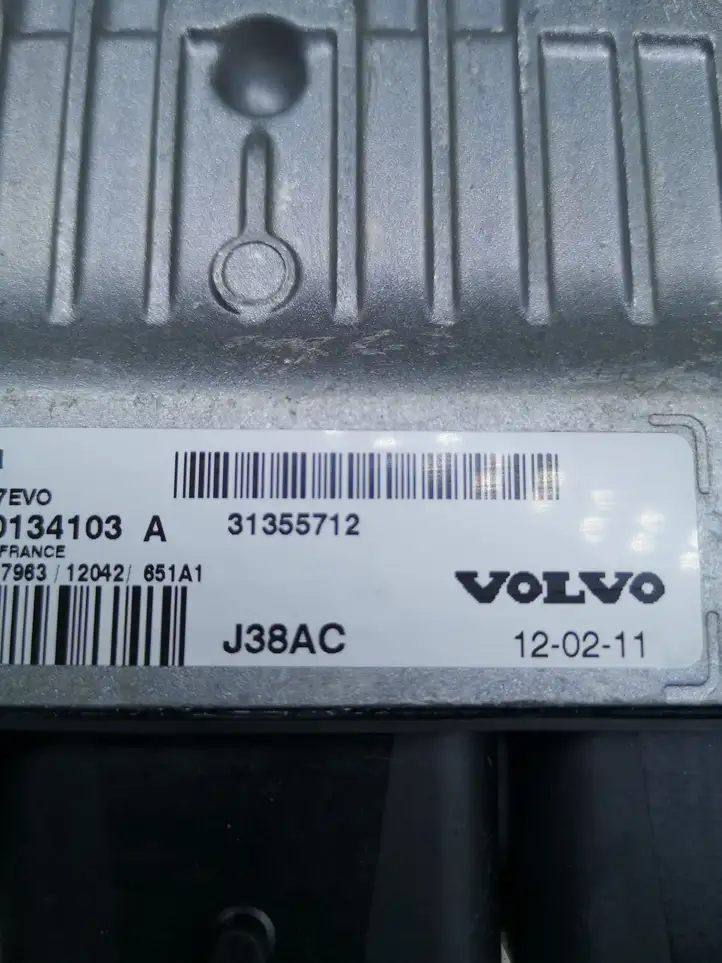 Volvo V60 (2010 - 2013) 31355712 Блок управления двигателем (ЭБУ) — фото 2