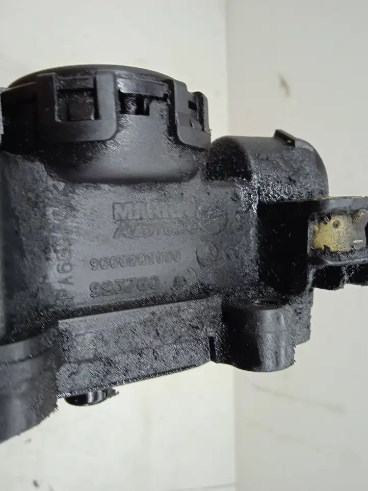 Citroen C4 I Picasso (2006 - 2013) 9660281080 Крышка головки блока цилиндров — фото 3