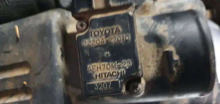 Toyota Corolla E120 E130 (2000 - 2004) 2220427010 Корпус воздушного фильтра — фото 2
