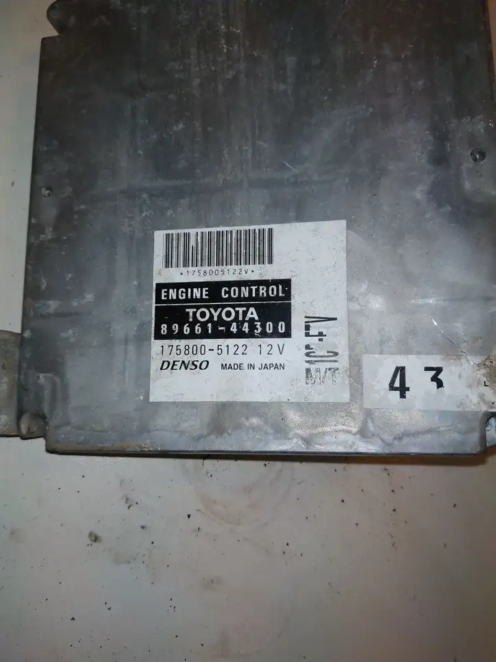 Toyota Avensis Verso (1995 - 2001) 8966144300 Блок управления двигателем (ЭБУ) — фото 4