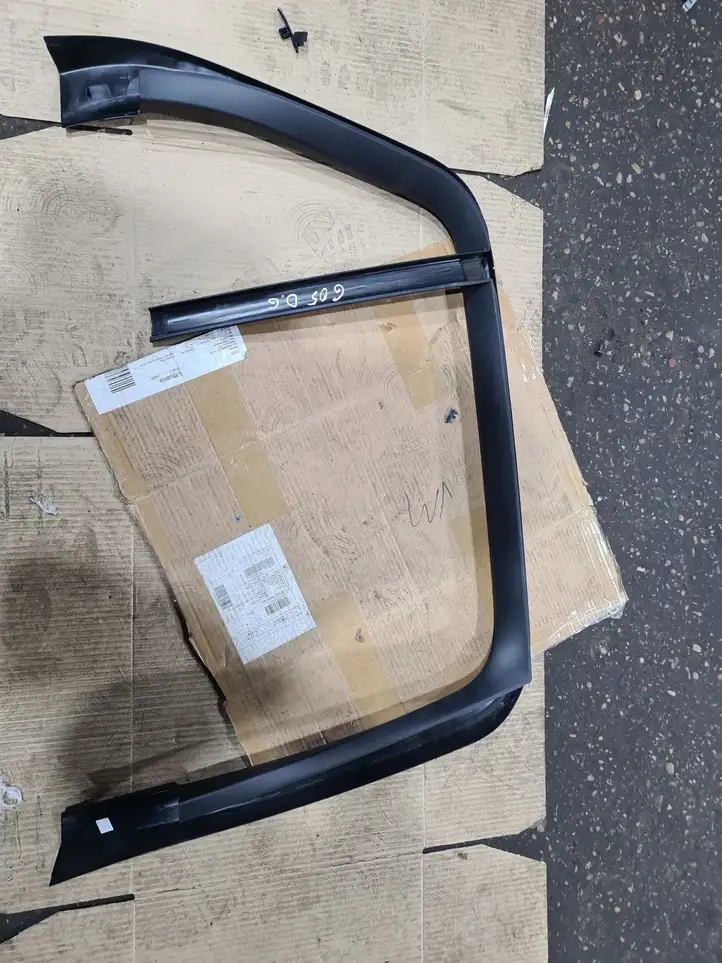 BMW X5 G05 (2018 - ) 51357445504 Прочая отделка задней двери — фото 2