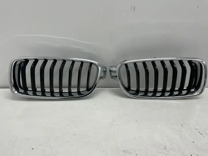 BMW 3 F30 F35 F31 (2012 - 2018) 7295436 Верхняя решетка радиатора — фото 1