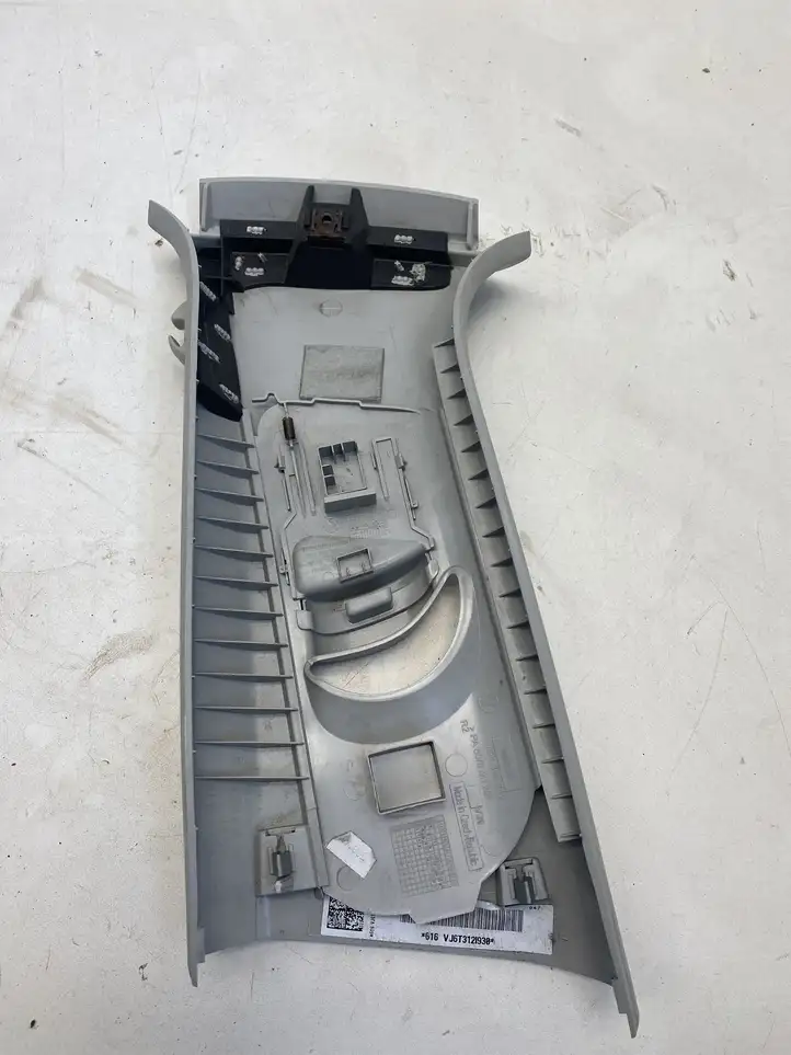 Volkswagen Golf VII (2013 - 2019) 5G4867244B Верхняя обшивка стойки B — фото 3